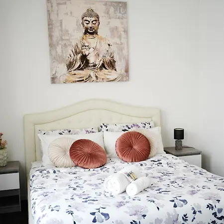 Urban Flat Apartment